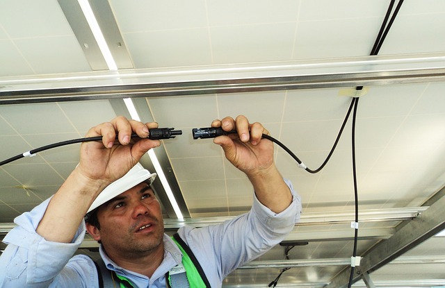 SEGURIDAD Y FUNCIONAMIENTO EN EL MANTENIMIENTO DE INSTALACIONES ELÉCTRICAS EN CENTROS SANITARIOS Flo Formación