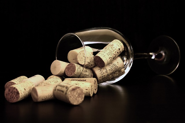 VINOS, OTRAS BEBIDAS ALCOHÓLICAS, AGUAS, CAFÉS E INFUSIONES Flo Formación